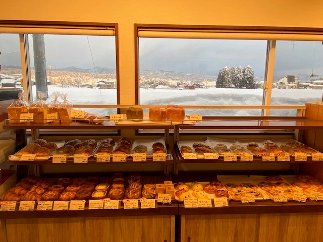 心も体もふわふわ、ポカポカ 雪景色に香る焼きたてパン