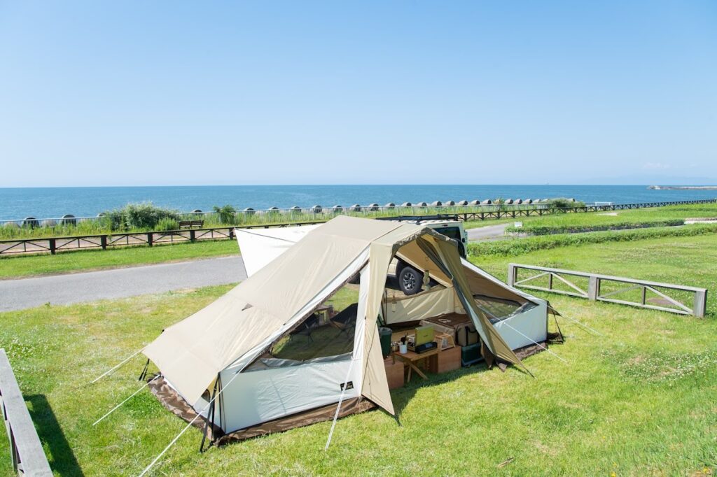 日本海を一望　アクティビティ充実の極上キャンプ体験