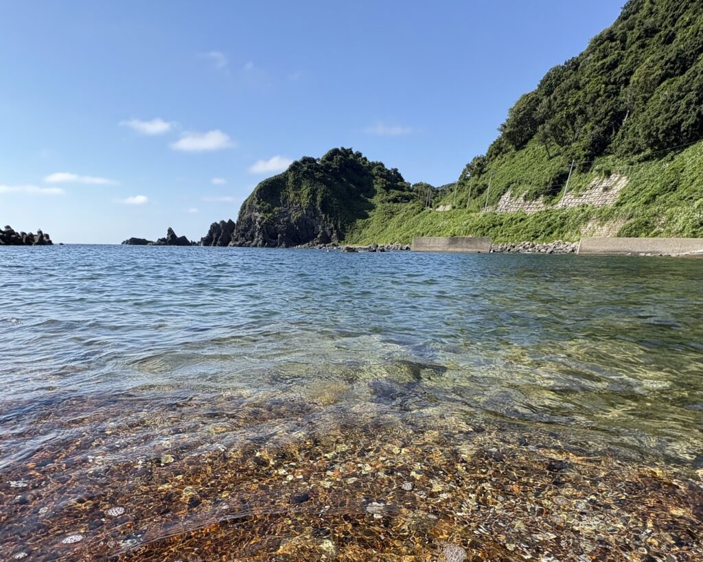 家族連れもアクティブ派も　透明度抜群の海でリフレッシュ